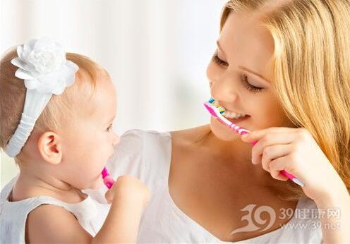 泉州高龄助孕宝宝：不同年龄段的宝宝如何正确刷牙