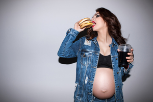 重庆助孕中介收费-孕中期体重减轻对胎儿有影响吗？